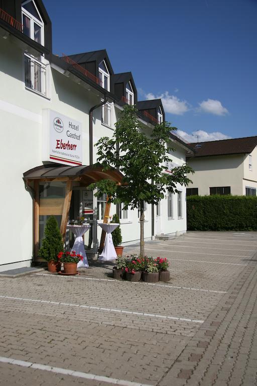 Hotel-Gasthof Eberherr Forstinning Eksteriør bilde